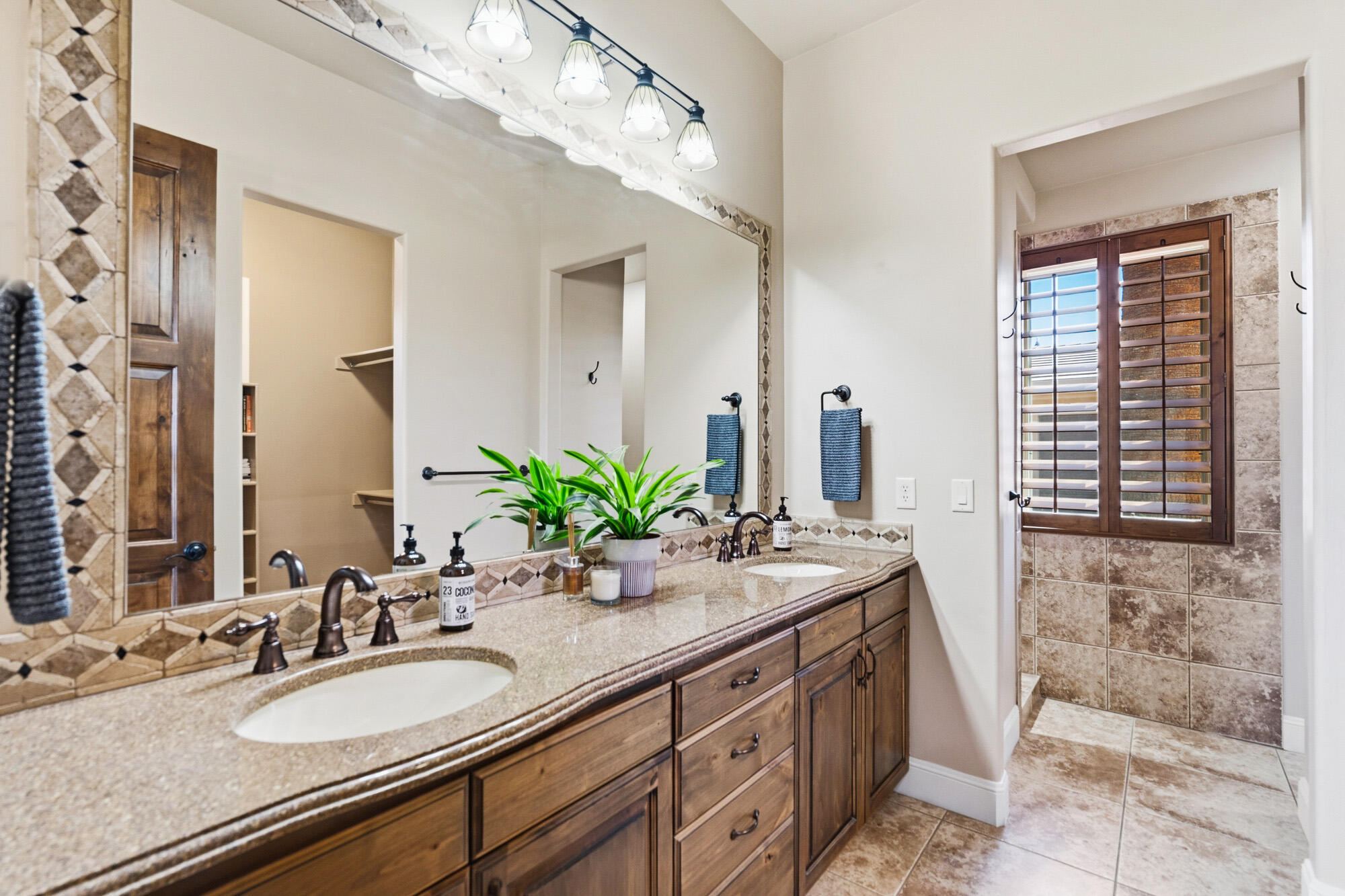 1815 Paragon Drive St. George, UT 84790 - Photo 35 of 48 Casita Bath