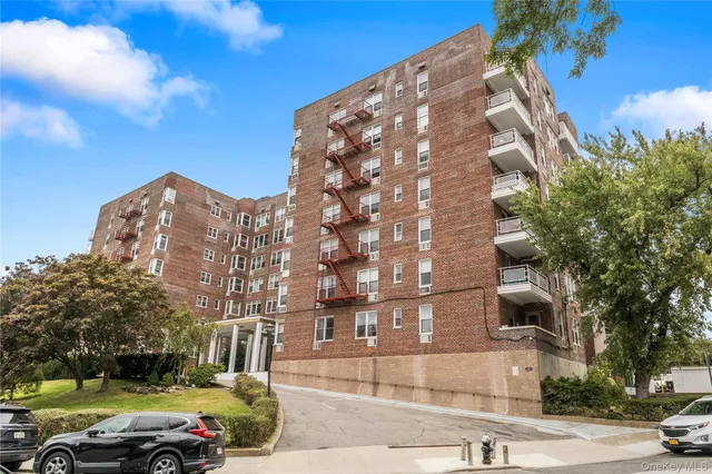$275,000 | 601 Kappock Street, Unit 2D | Spuyten Duyvil
