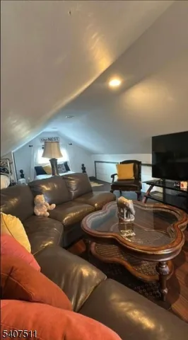 $2,600 | 41 Fenner Avenue, Unit 2, Clifton, NJ 07013