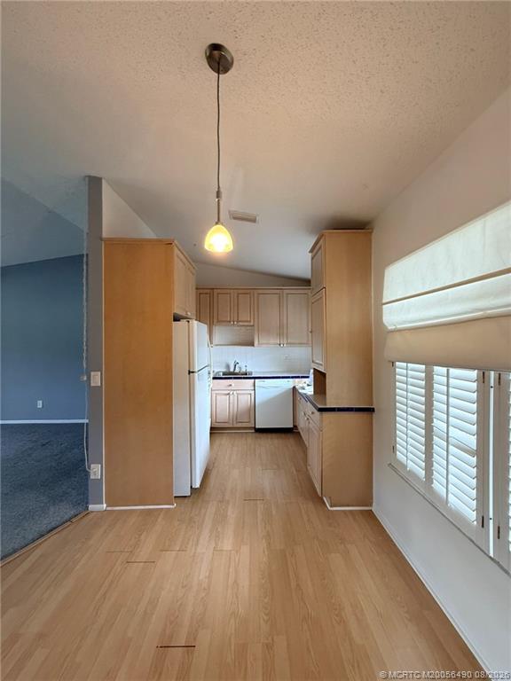 800 Northwest Fork Road, Unit 1010 Stuart, FL 34994 - Photo 9 of 38 Gallery Image 9