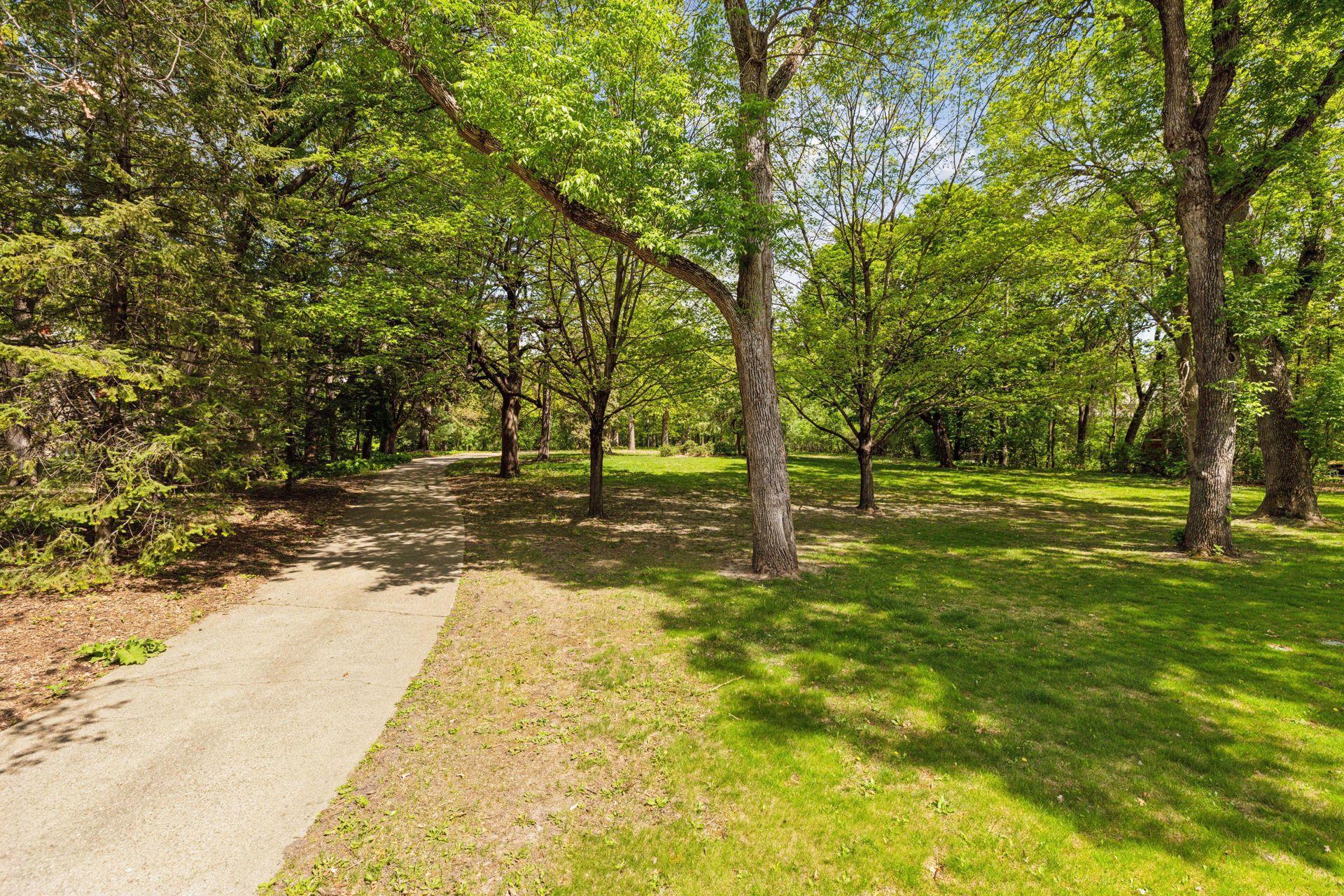 5125 Schaefer Road Edina, MN 55436 - Photo 19 of 25