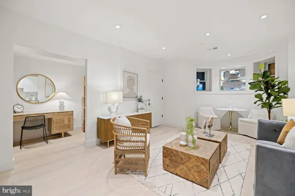$2,750 | 1525 P Street Northwest, Unit 1, Washington, DC 20005