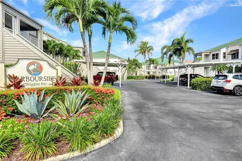 $448,000 | 523 Club Side Drive, Unit 2523, Naples, FL 34110