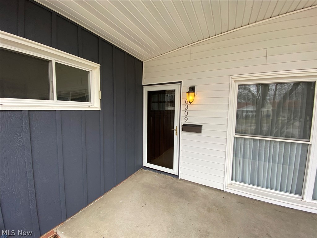 6309 Springwood Road Parma Heights, OH 44130 - Photo 2 of 30