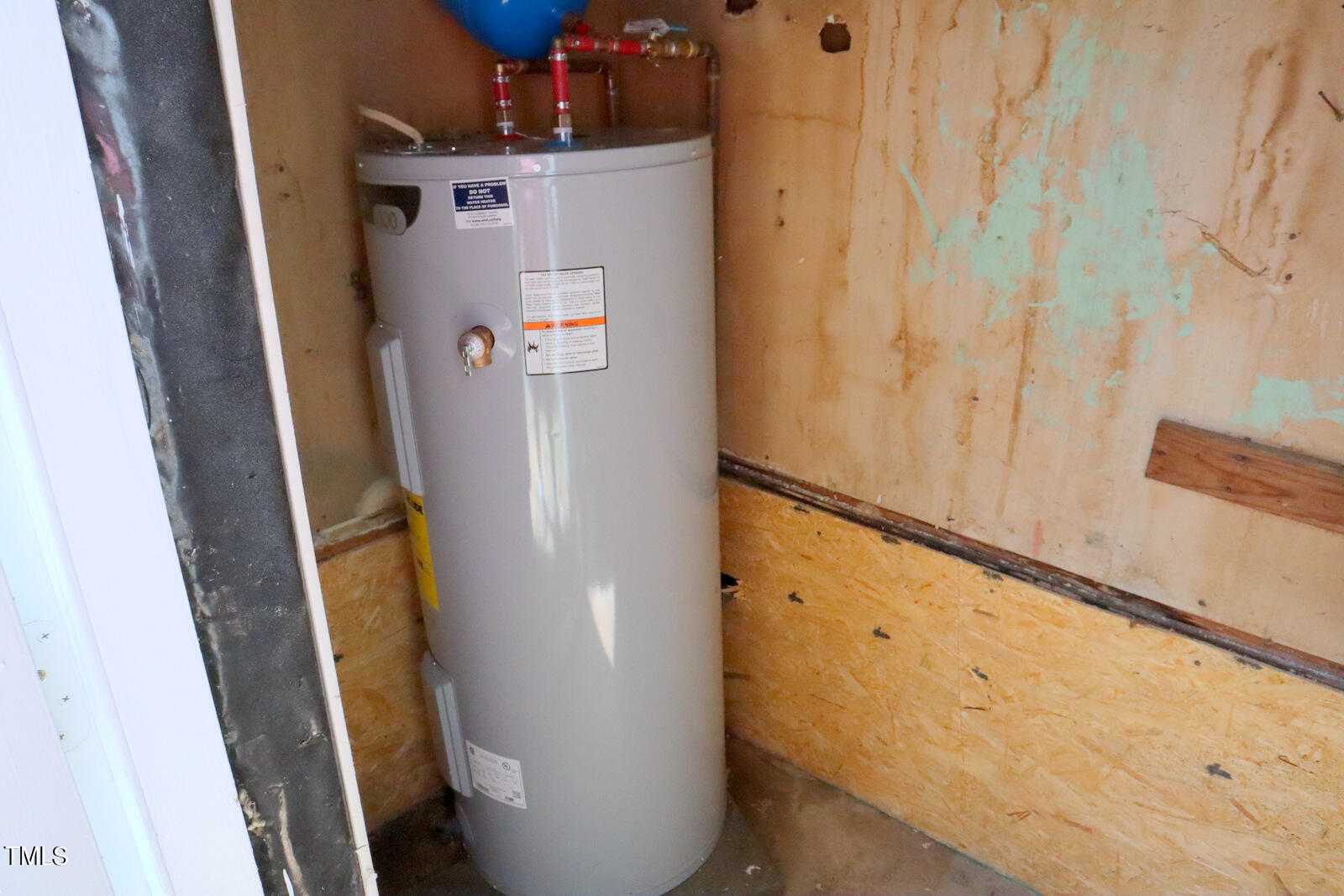 1318 Timothy Avenue Durham, NC 27707 - Photo 5 of 24 IMG_2241