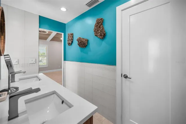 $7,500 | 804 Bay Point Drive, Madeira Beach, FL 33708