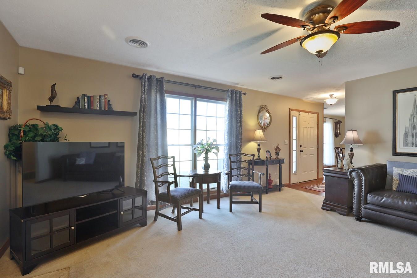 104 Verona Drive Springfield, IL 62703 - Photo 3 of 26 Gallery Image 3