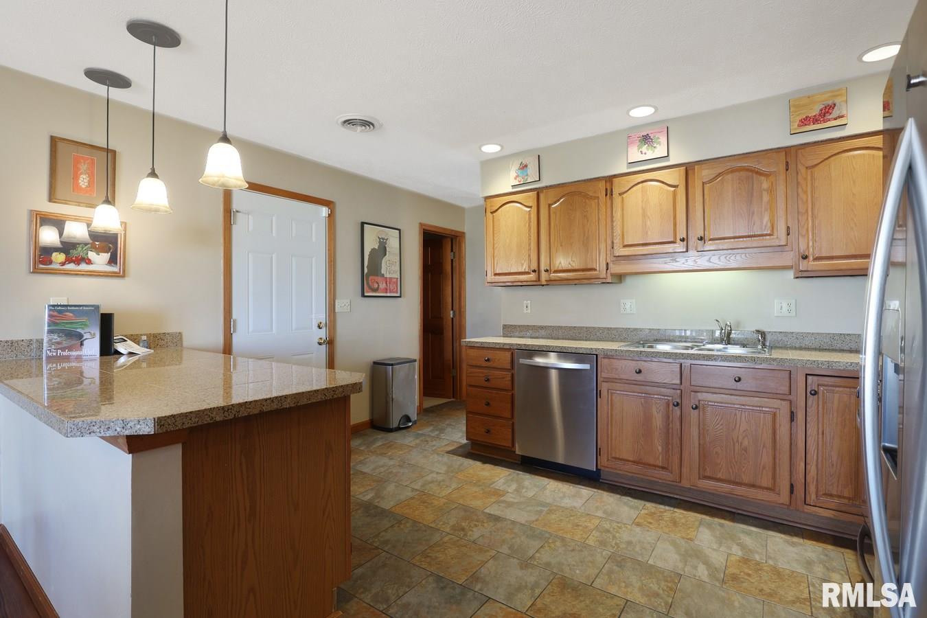 104 Verona Drive Springfield, IL 62703 - Photo 7 of 26 Gallery Image 7