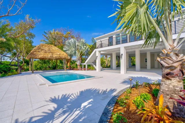 $2,299,999 | 17210 Angelfish Lane, Sugarloaf, FL 33042