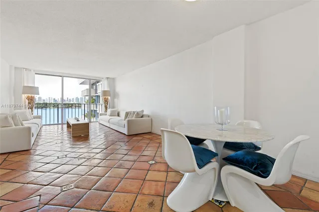 $405,000 | 800 West Avenue, Unit 831, Miami Beach, FL 33139