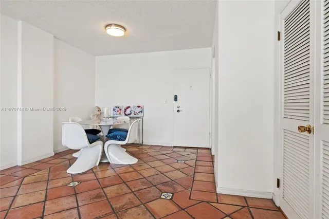 $405,000 | 800 West Avenue, Unit 831, Miami Beach, FL 33139