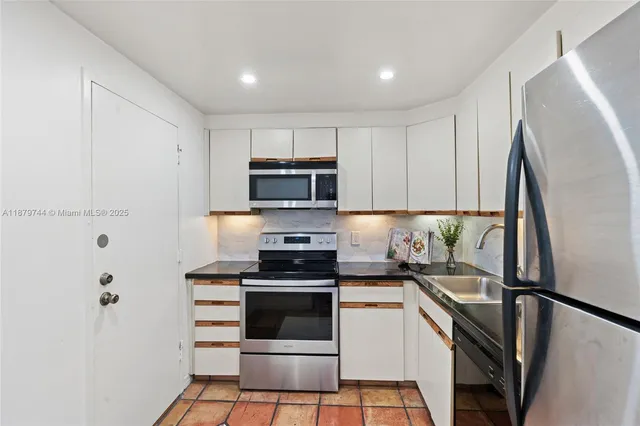 $405,000 | 800 West Avenue, Unit 831, Miami Beach, FL 33139