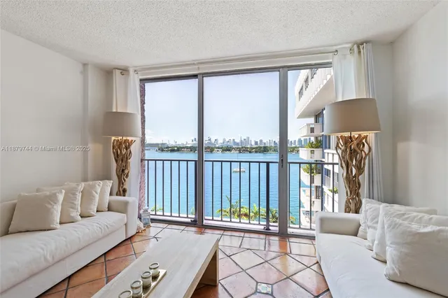 $405,000 | 800 West Avenue, Unit 831, Miami Beach, FL 33139