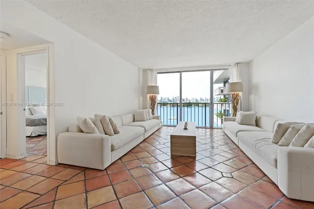 $405,000 | 800 West Avenue, Unit 831, Miami Beach, FL 33139