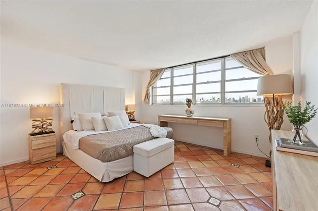 $405,000 | 800 West Avenue, Unit 831, Miami Beach, FL 33139