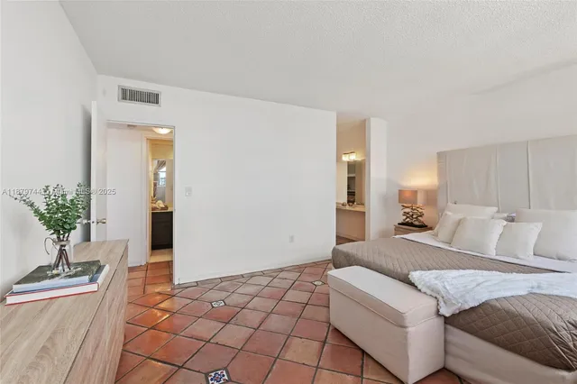 $405,000 | 800 West Avenue, Unit 831, Miami Beach, FL 33139