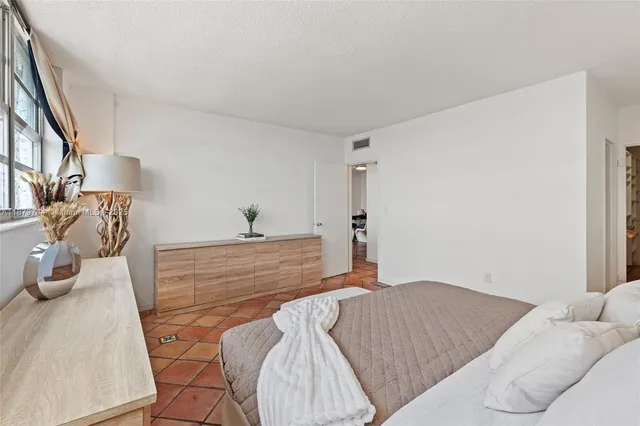 $405,000 | 800 West Avenue, Unit 831, Miami Beach, FL 33139