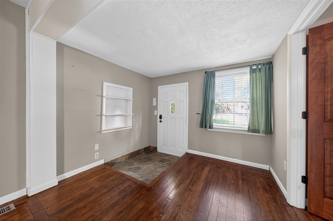 23830 Scotia Road Oak Park, MI 48237 - Photo 8 of 28