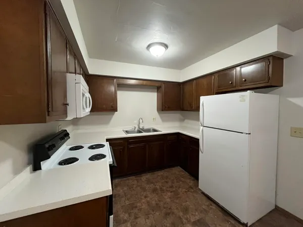 $1,195 | 4244 South 51st Street, Milwaukee, WI 53220