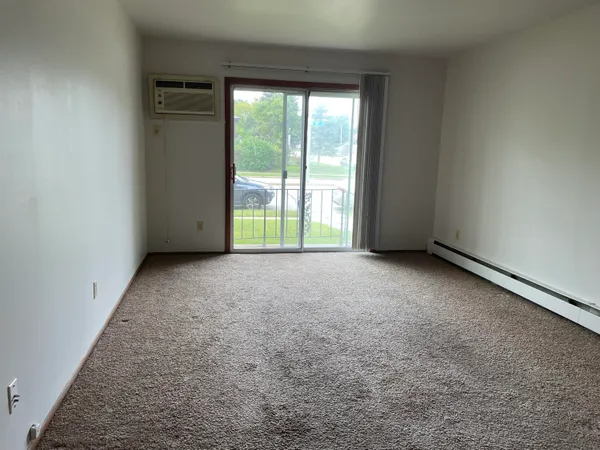 $1,195 | 4244 South 51st Street, Milwaukee, WI 53220