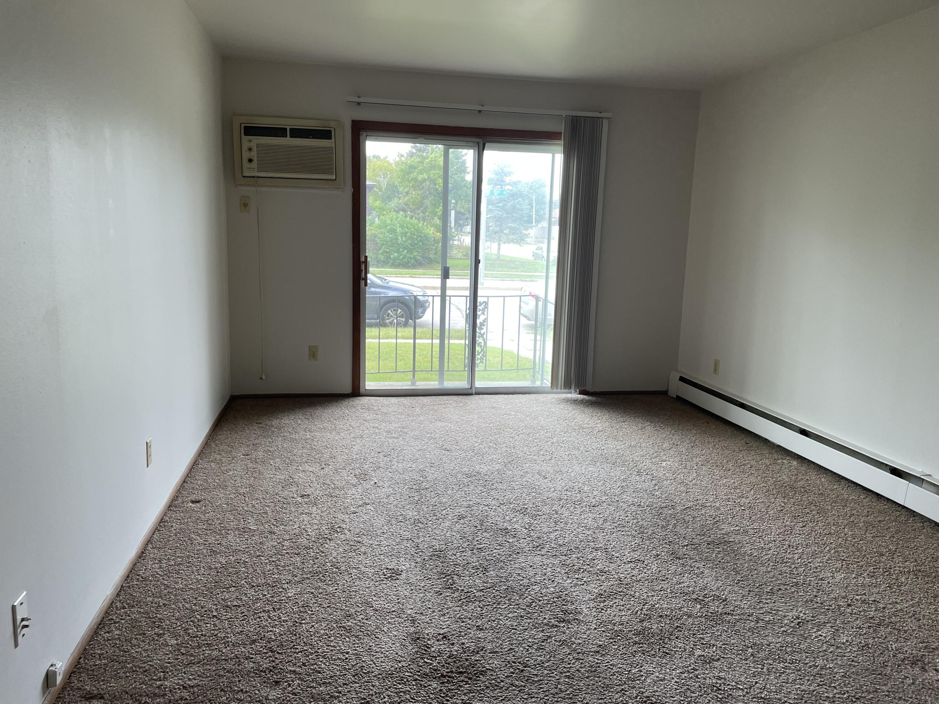 4244 South 51st Street Milwaukee, WI 53220 - Photo 5 of 5 Living Room