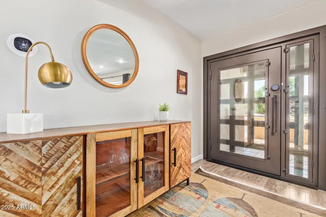 a view of a livingroom with furniture