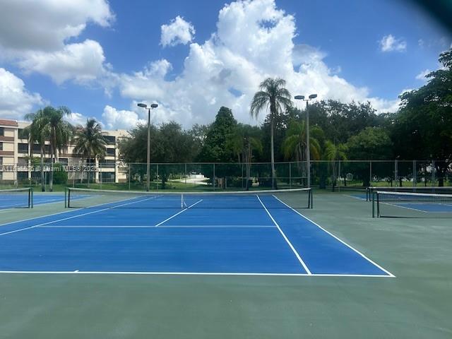 171 Northwest 75th Terrace Plantation, FL 33317 - Photo 16 of 32