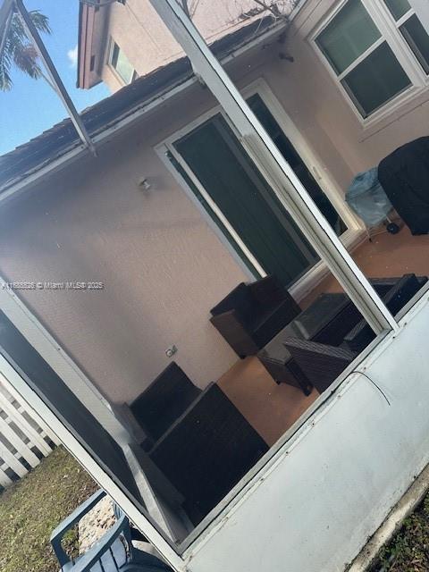 171 Northwest 75th Terrace Plantation, FL 33317 - Photo 4 of 32