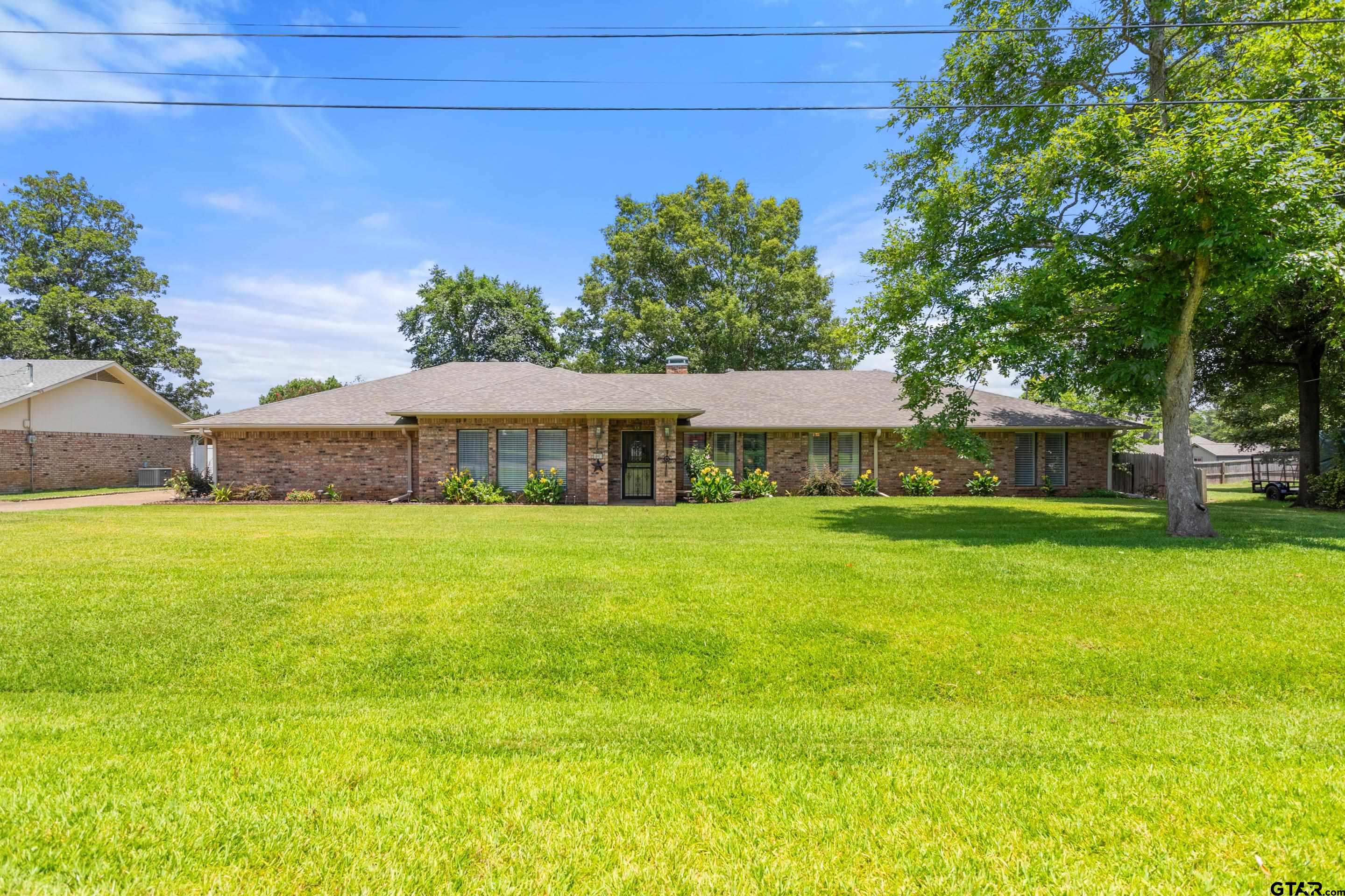 507 Ridgeway Drive Chandler, TX 75758 - Photo 2 of 37