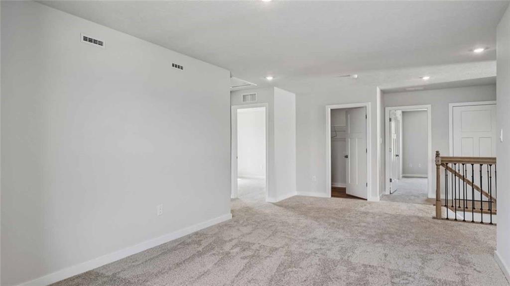 1099 Peachtree Road Carnegie, PA 15106 - Photo 19 of 25 a view of an empty room