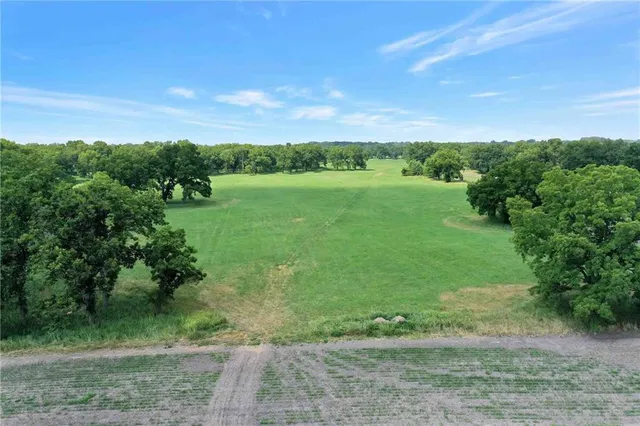 $4,658,550 | 22155 70th Road, St. Paul, KS 66771