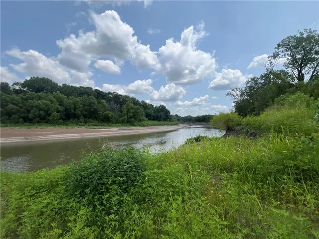 $4,658,550 | 22155 70th Road, St. Paul, KS 66771