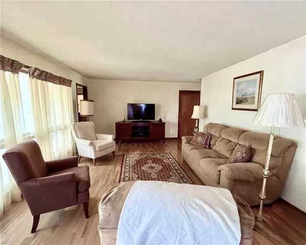 $4,658,550 | 22155 70th Road, St. Paul, KS 66771