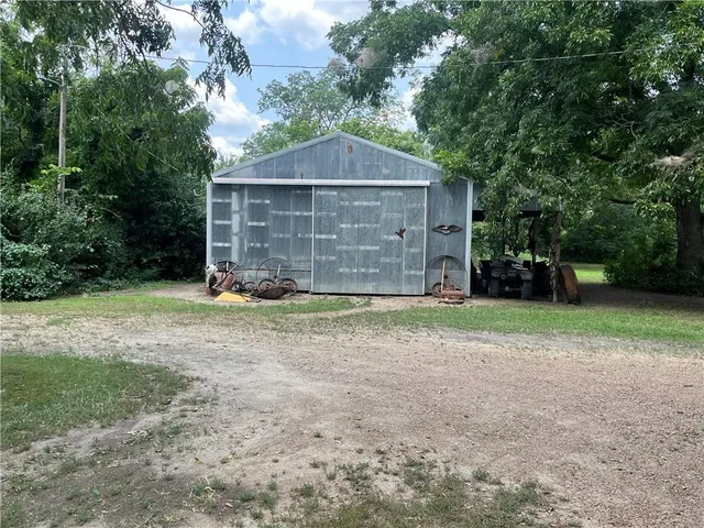 $4,658,550 | 22155 70th Road, St. Paul, KS 66771