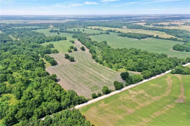 $4,658,550 | 22155 70th Road, St. Paul, KS 66771