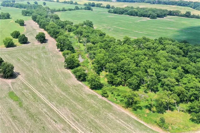 $4,658,550 | 22155 70th Road, St. Paul, KS 66771