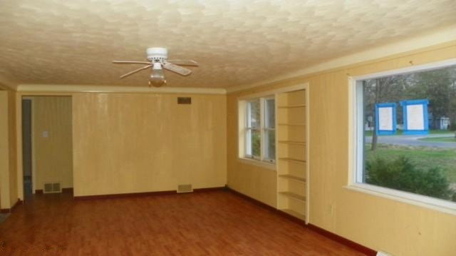 57571 Walnut Street Three Rivers, MI 49093 - Photo 3 of 15 263-449061 living 1