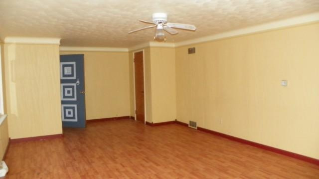 57571 Walnut Street Three Rivers, MI 49093 - Photo 4 of 15 263-449061 living 2