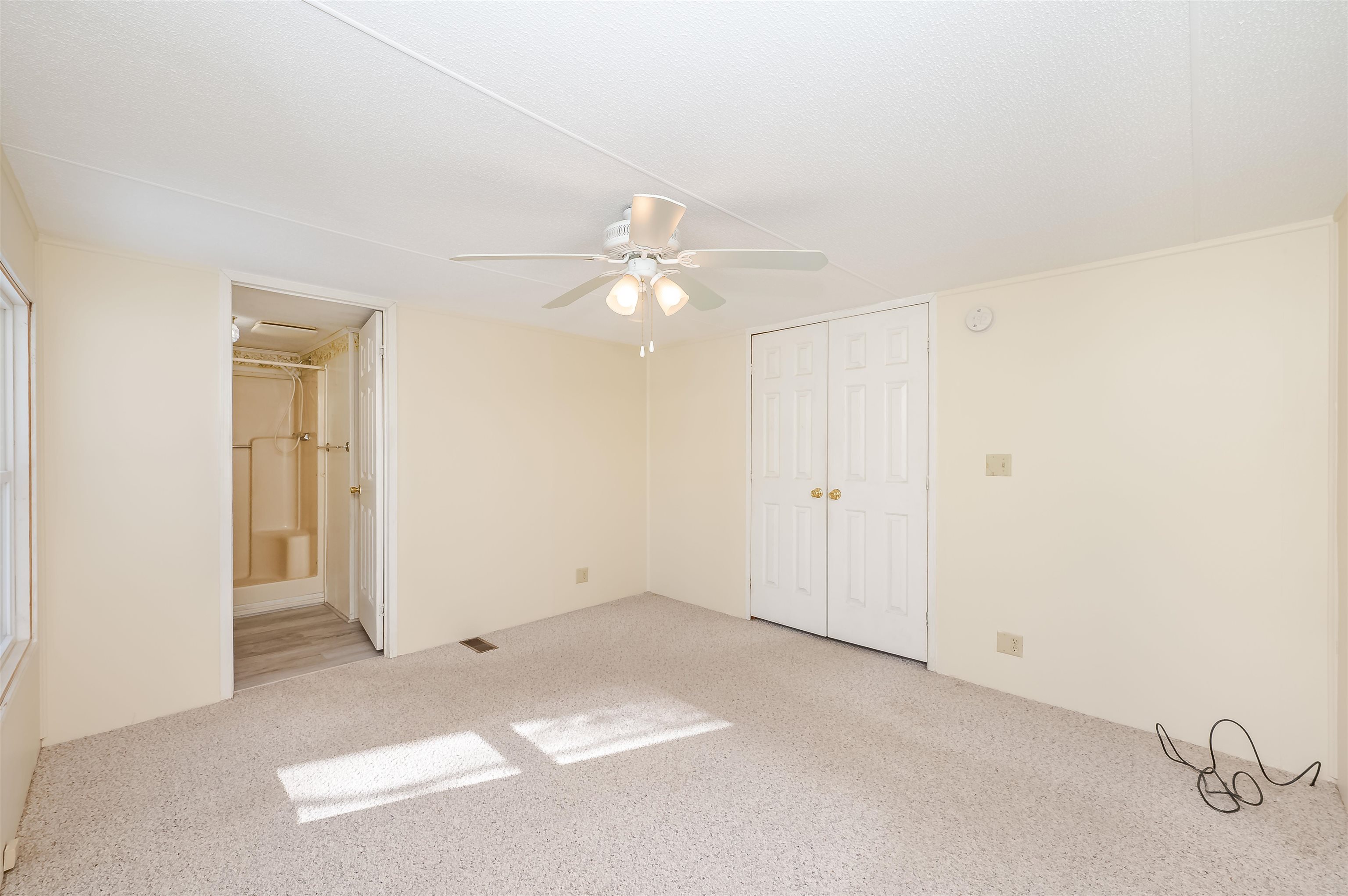 10 York Court Rochester, NH 03868 - Photo 13 of 45