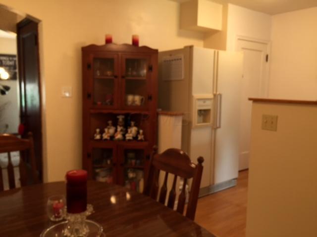 206 Edgevale Road Columbus, OH 43209 - Photo 25 of 33 Dining room into kitchen