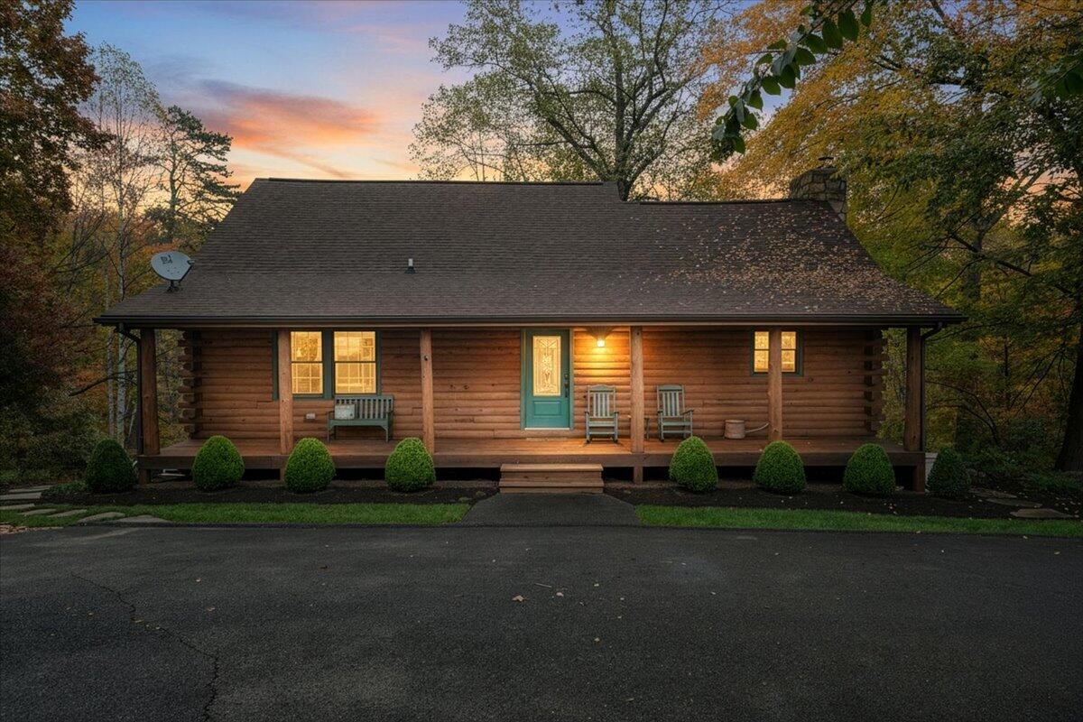 104 Red Oak Road Moneta, VA 24121 - Photo 1 of 99 104 Red Oak Road