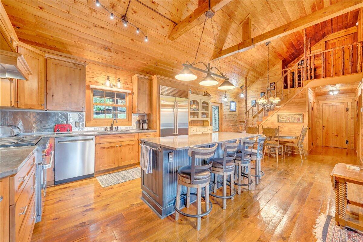 104 Red Oak Road Moneta, VA 24121 - Photo 14 of 99 Kitchen