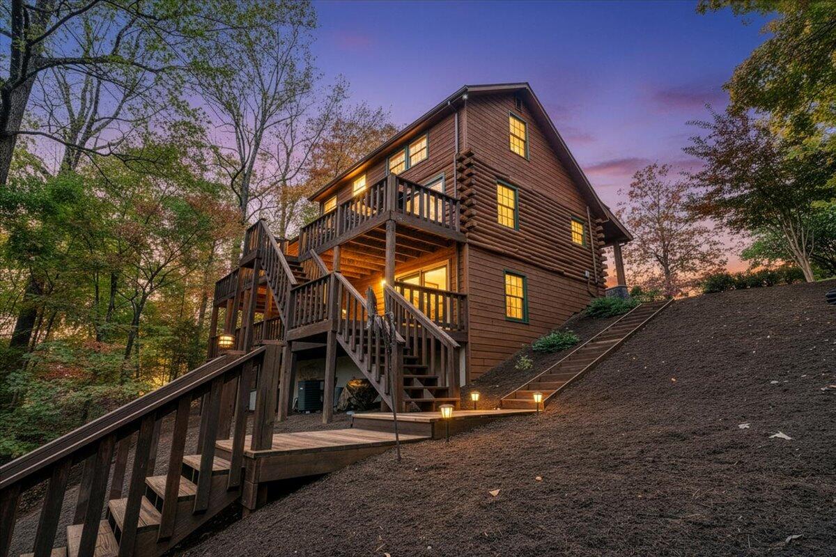 104 Red Oak Road Moneta, VA 24121 - Photo 2 of 99 Rear View