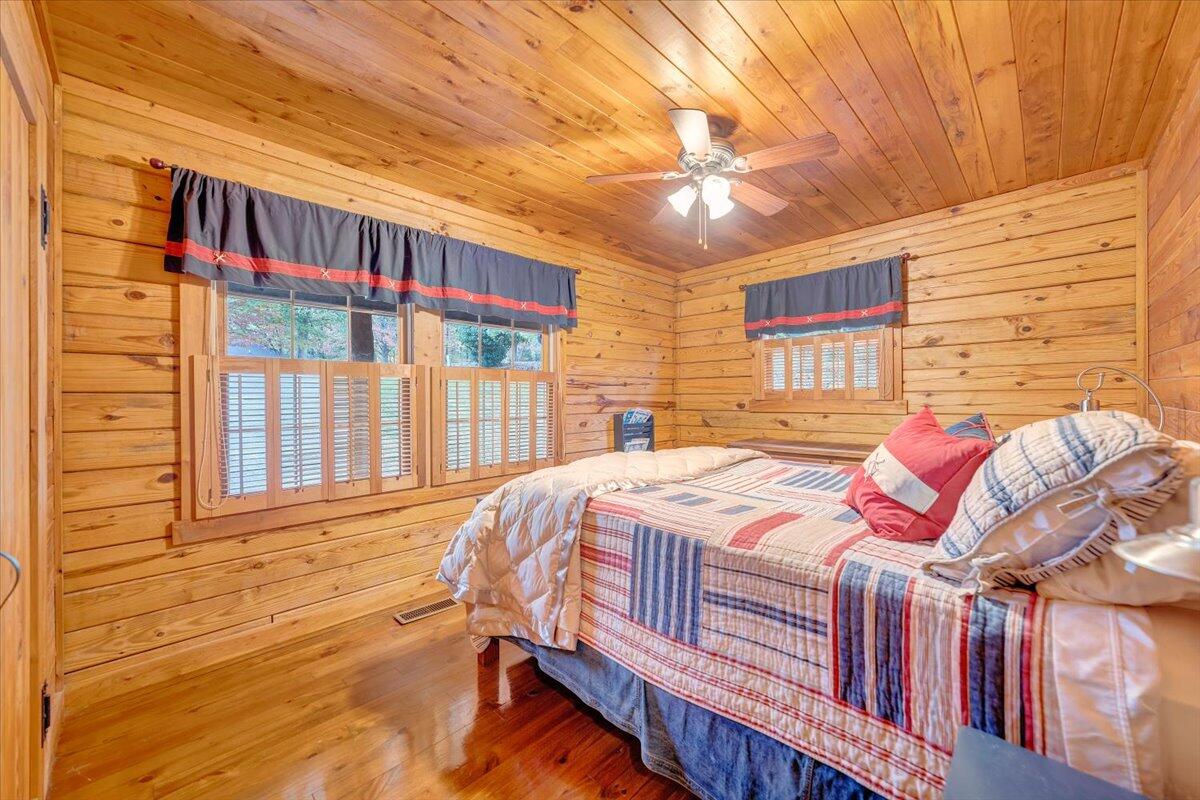 104 Red Oak Road Moneta, VA 24121 - Photo 28 of 99 Bedroom