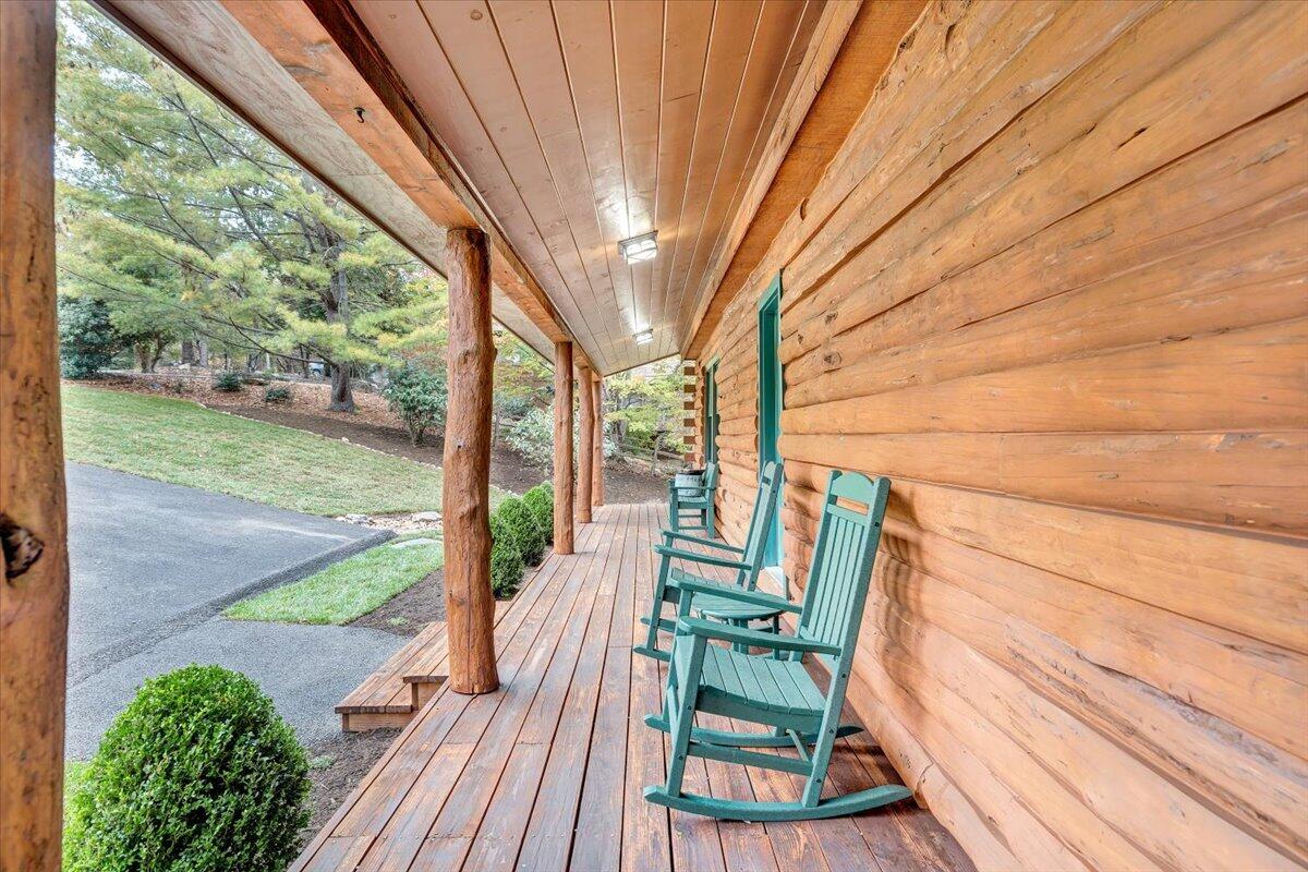 104 Red Oak Road Moneta, VA 24121 - Photo 5 of 99 Front Porch