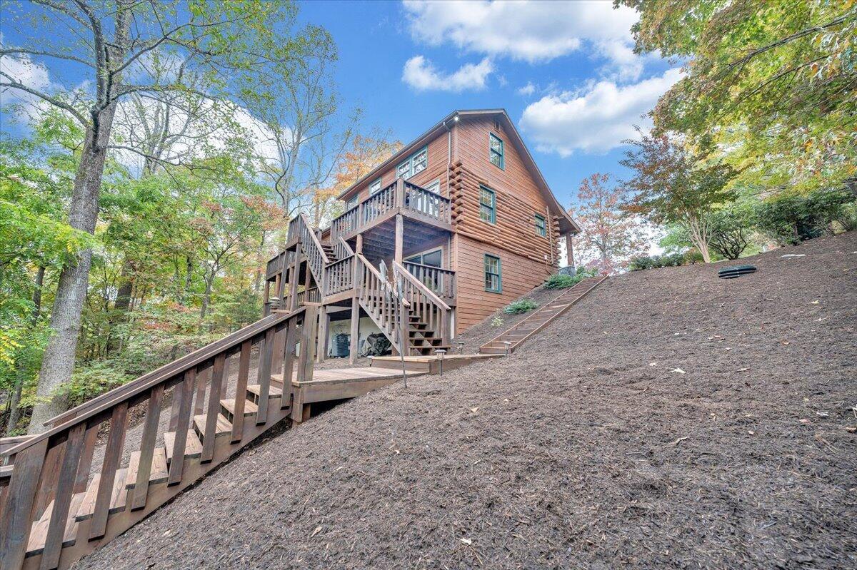 104 Red Oak Road Moneta, VA 24121 - Photo 53 of 99 Side Rear View