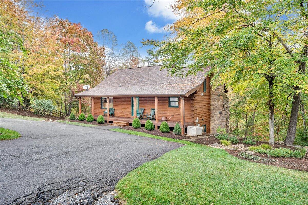 104 Red Oak Road Moneta, VA 24121 - Photo 94 of 99 Front