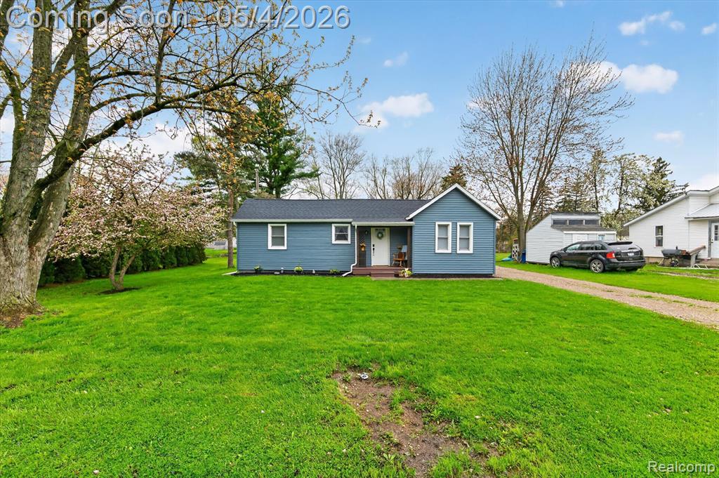107 South Lester Street Capac, MI 48014 - Photo 3 of 43