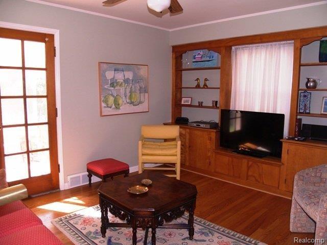 405 Roland Court Grosse Pointe, MI 48236 - Photo 9 of 27 Den