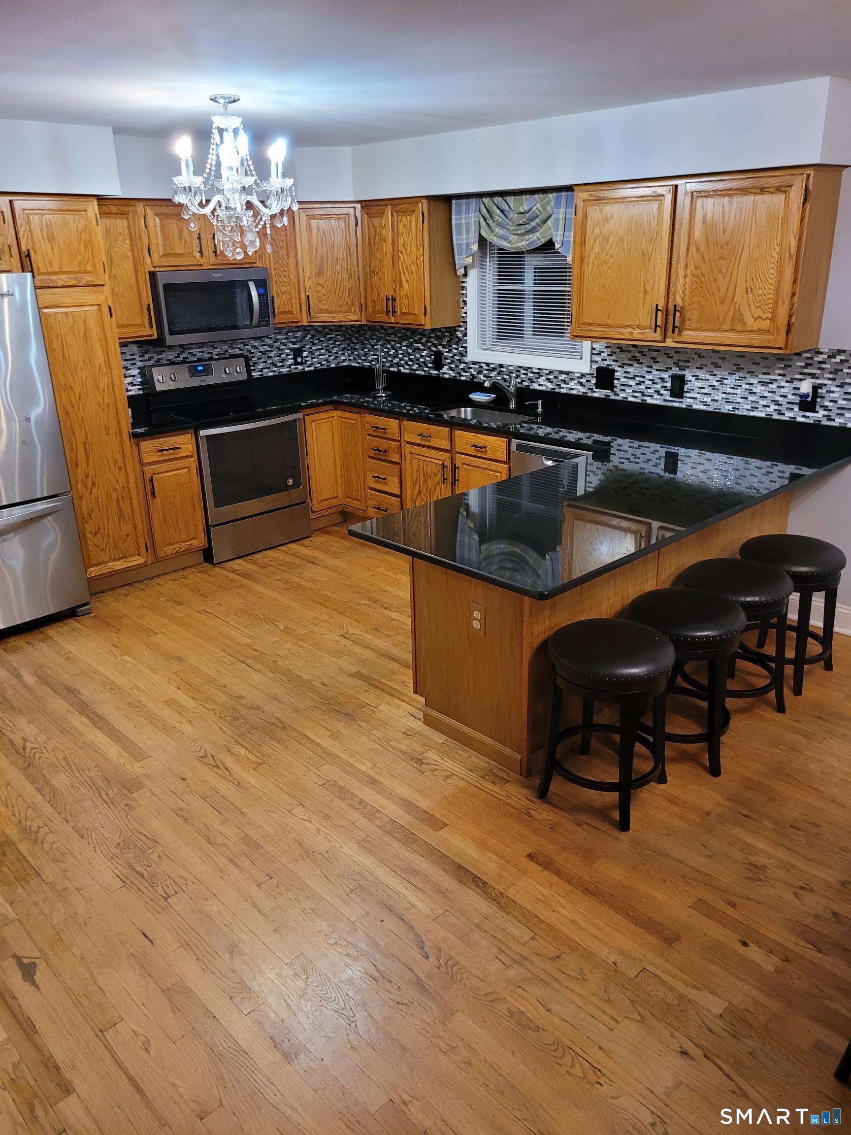 20 George's Court Waterbury, CT 06708 - Photo 4 of 15